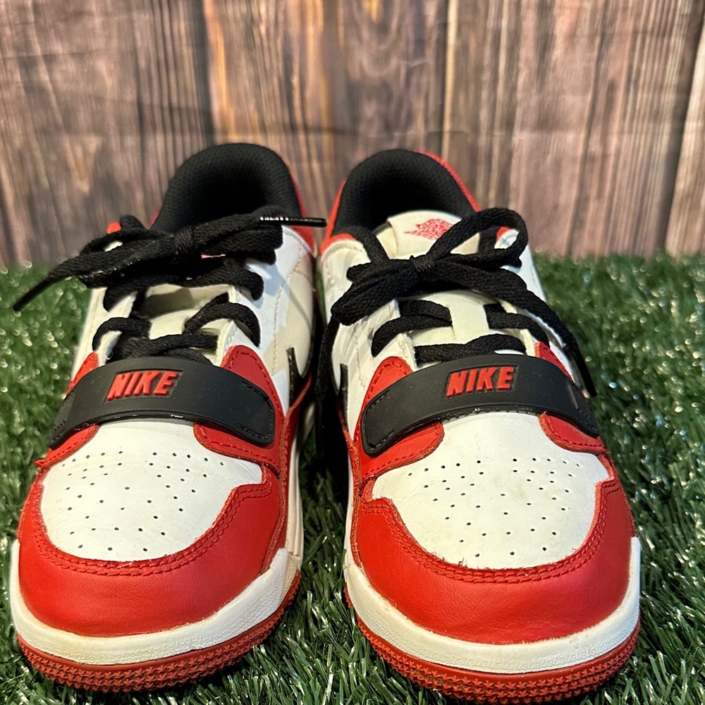 Youth Jordan Red and White Sneakers - Size 2Y - Picture 4 of 6